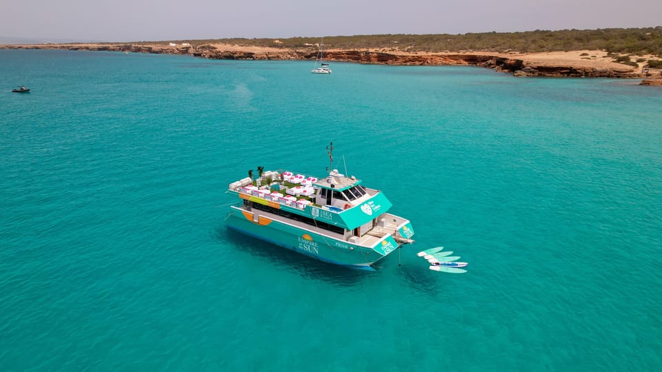 Excursión en Barco a Formentera con Barra Libre y Paella