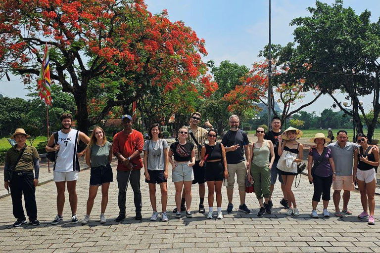 Depuis Hanoi : Ninh Binh - Trang An - Grottes de Mua - Déjeuner et busAu départ de Hanoi : Découvrez la beauté de Ninh Binh - Excursion d&#039;une journée