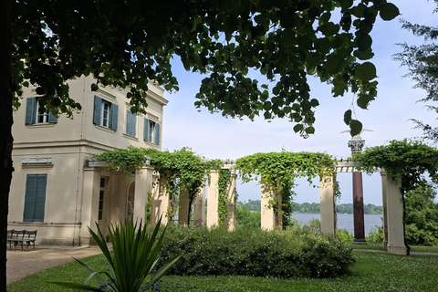Berlin: Glienicke Palace & Peacock Island – Hike in a UNESCO World Heritage Site Berlin: Glienicke Palace & Pfaueninsel – Hike in the UNESCO World Heritage