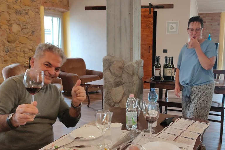 Casalnoceto: Winery Tour with Wine Tasting & Local Food Winery Visit in Alessandria - Italiano