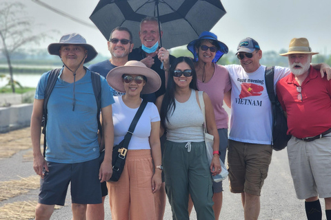 Från Hanoi: Rökelsebyn och tåggatan eller SidenbynPrivat: Flexibelt val 2 aktiviteter