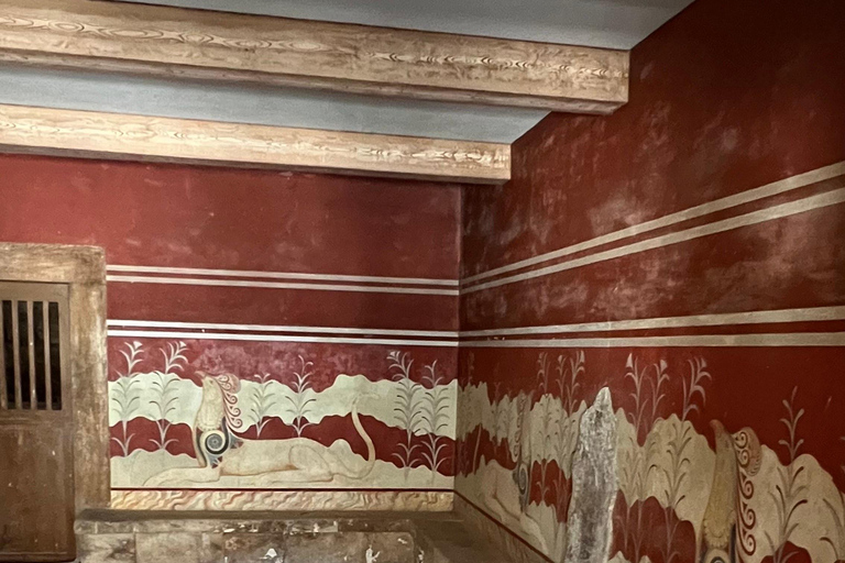 Minoan Crete: Private Tour of Knossos with a Certified Guide Minoan Crete: a private tour by a certified guide in Knossos