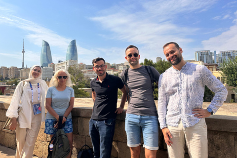 Excursão turística de meio dia pela cidade de BakuExcursão turística particular de meio dia pela cidade de Baku