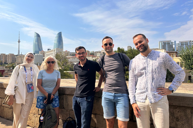 Excursão turística de meio dia pela cidade de BakuExcursão turística particular de meio dia pela cidade de Baku