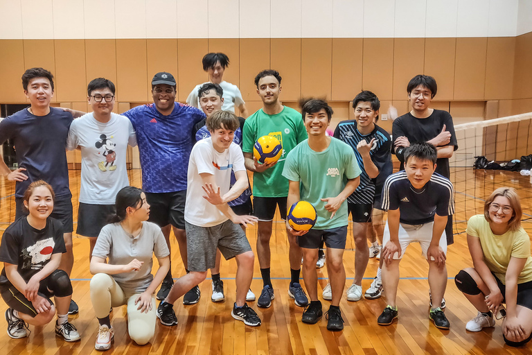 Pallavolo a Osaka e Kyoto con la gente del posto!