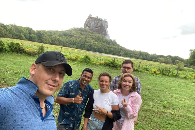 Kandy to Sigiriya Drop: Covering 6+ Attractions by Local