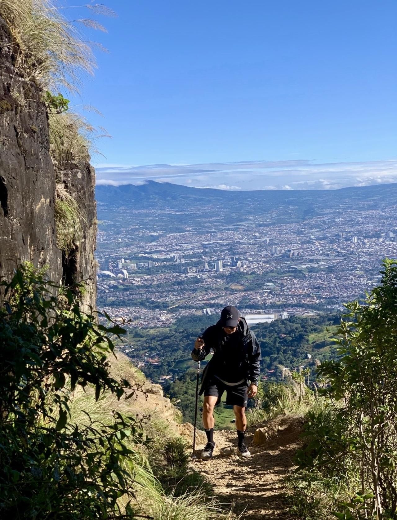 San José: Sonnenaufgangswanderung zum Pico Blanco