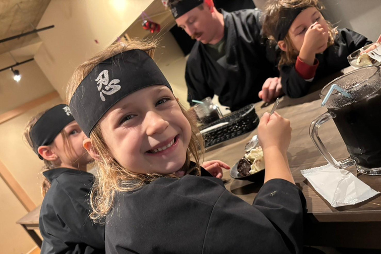 Osaka: Ninja Experience Cafe en DotonboriEntrenamiento ninja + alquiler de traje ninja + una bebida + comida