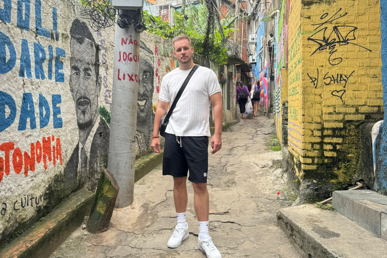 Rio: Uppslukande tur genom gränderna i Rocinha-favelanRio: Uppslukande rundtur genom gränderna i Rocinha-favelan