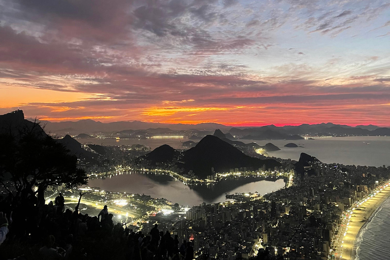 Dois irmãos sunrise hike & drone video