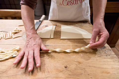 Sorrento: Clase de pasta y tiramisú en casa de un lugareño