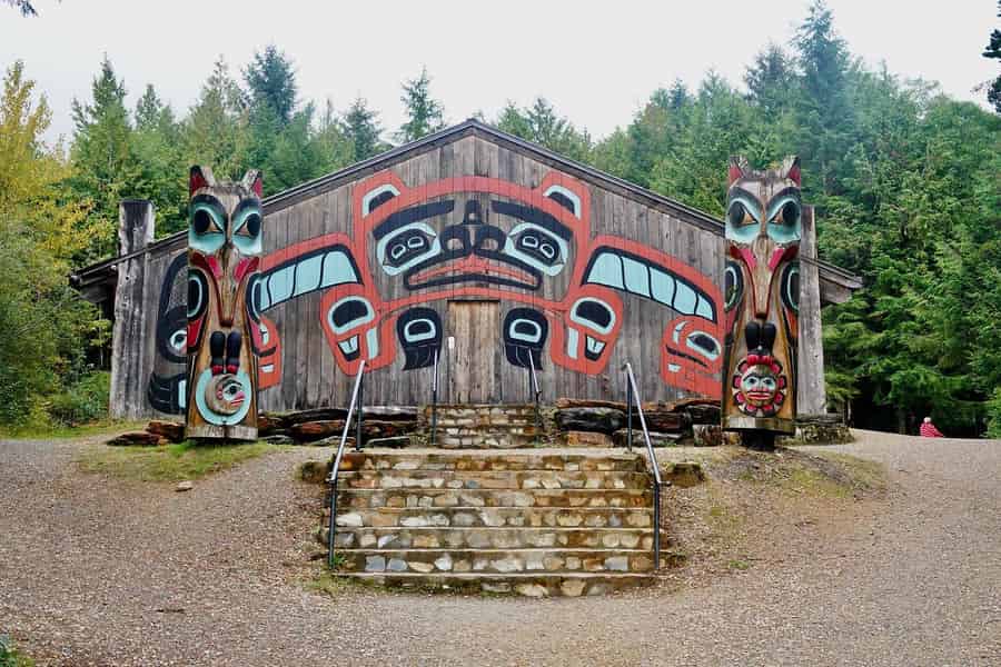 Ketchikan: Städtetour, Saxman Village & Lachsverkostung. Foto: GetYourGuide