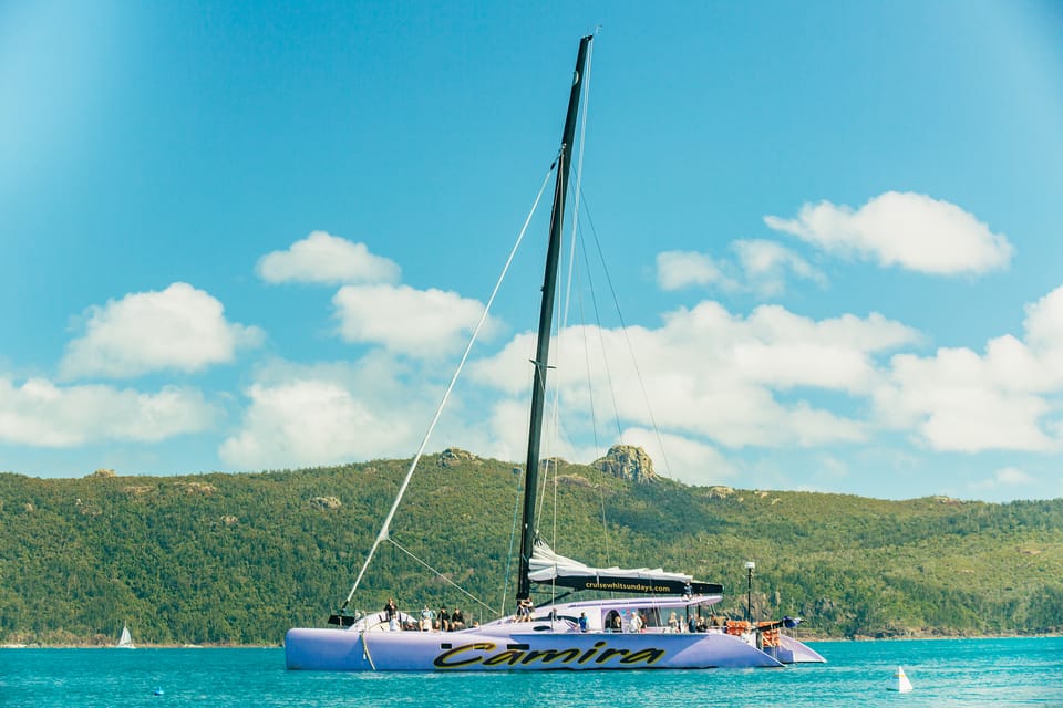 Airlie Beach Aventura de un día entero en vela por las Whitsundays