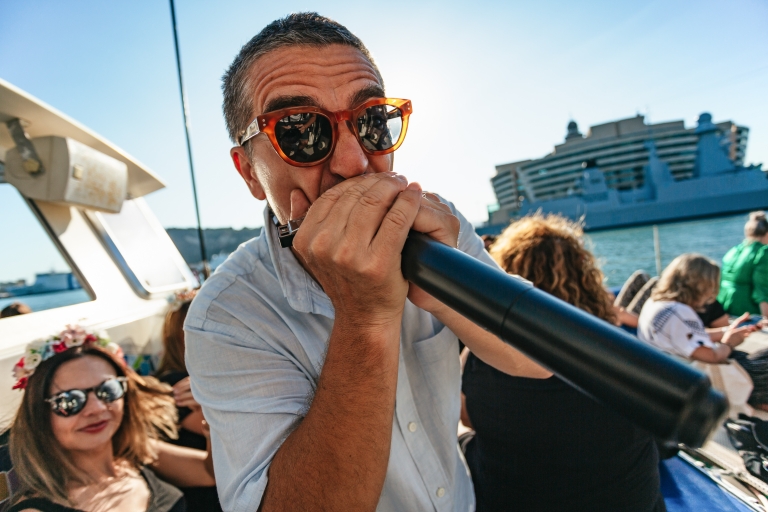 Barcelona: paseo en catamarán al atardecer con música jazz