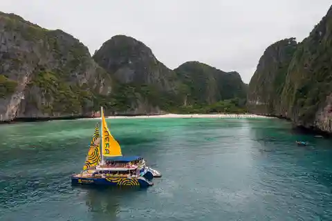 Krabi: Phi Phi Island Luxury Sunset Cruise by Meka Catamaran