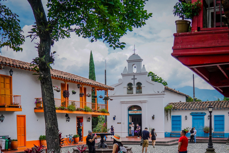 Medellín: Tour privado Pablo Escobar y &quot;Pueblito Paisa&quot;Visita Privado Pablo Escobar y Pueblito Paisa