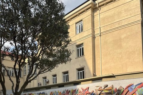 Baku: Old City Private Walking Tour with Tea & Sweets