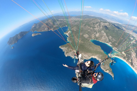 Van Fethiye: Oludeniz paragliding trip met transferVanuit Fethiye: Oludeniz Paragliding Trip met Transfer