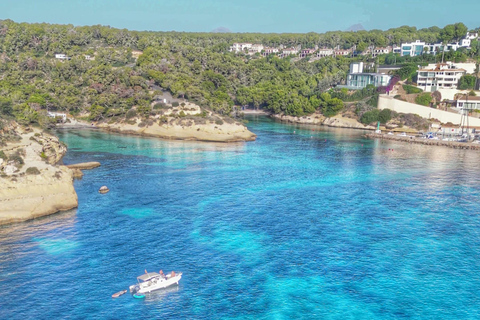 Palma de Mallorca: Private Sunrise Boat Tour & Watersports Sunrise experience + Long stop with water toys.