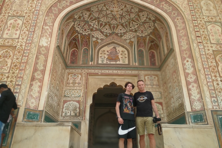 Jaipur: Instagram photography Tour Private car, Guide, All monuments tickets and lunch
