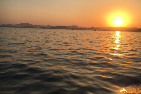 Bodrum båttur: Bodrum Sunset Tour med Jet Black Yacht