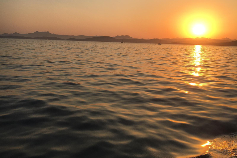 Bodrum båttur: Bodrum Sunset Tour med Jet Black Yacht