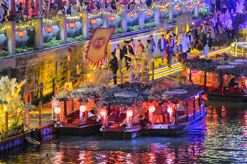 Guangzhou: Private Yacht Cruise with Drinks & Butler