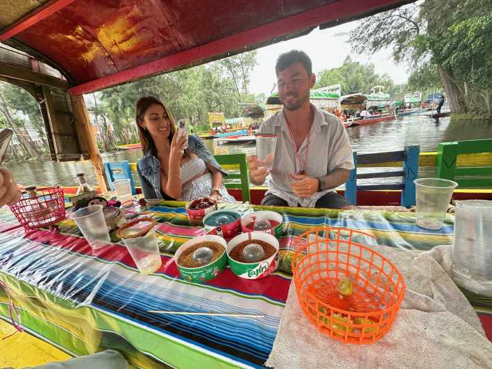 Xochimilco: Boat Tour Mezcal Mixology Masterclass