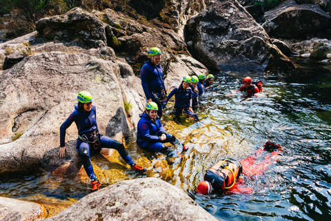 Do Porto: Viagem de Canyoning no Parque Nacional do Gerês