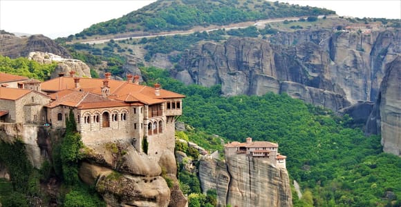 Thessaloniki: Ganztägige Bustour nach Meteora mit ortskundigem Guide