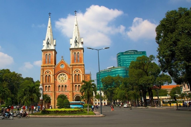 Highlights of Saigon City by Car Private group (4 hours tour)