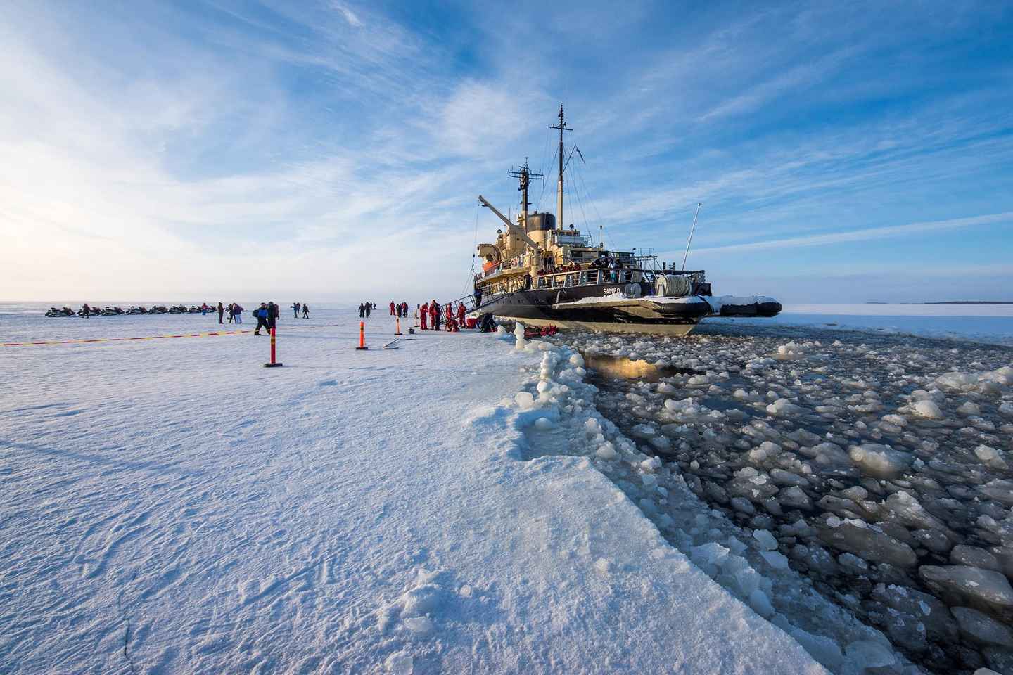 Rovaniemi: Icebreaker Sampo Cruise with Buffet and Ice Float