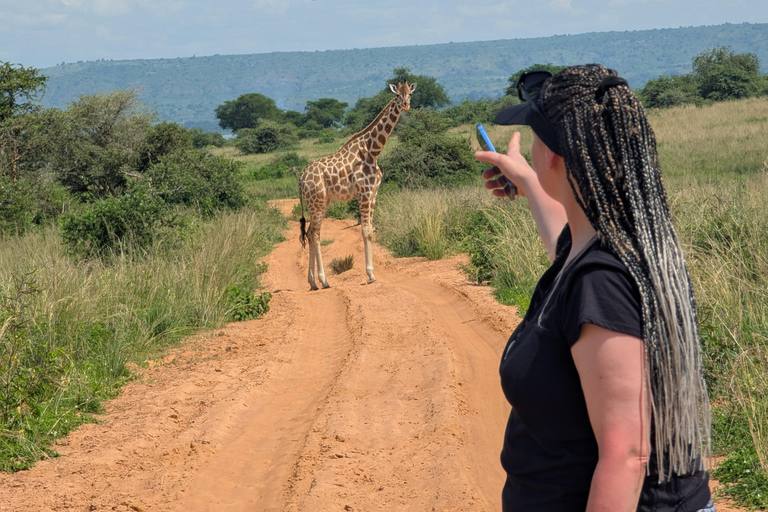 Kampala: 2-Day Best Murchison Falls Wildlife Adventure Tour