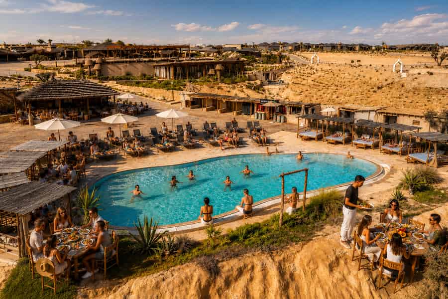 Marrakesch: Agafay-Wüste – Mittagessen, Pool, Quadfahrt, Kamelreiten. Foto: GetYourGuide Marrakesch: Agafay-Wüste – Mittagessen, Pool, Quadfahrt, Kamelreiten. Foto: GetYourGuide