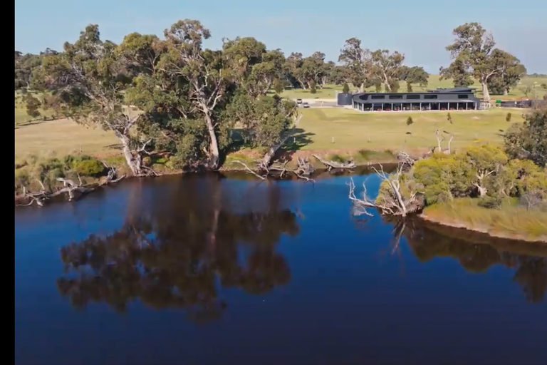 Perth: 2-Day Pinnacles, Sea Lions, and Seafood Tour