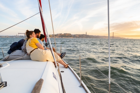 Lizbona: żeglarstwo po rzece TagLizbona: Sunset Sailing Tour na rzece Tag