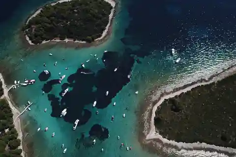 Private Speedboat Tour: Blue Lagoon & 3 Islands from Split