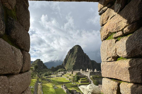 From Cusco: Cusco Machu Picchu Luxury Tour
