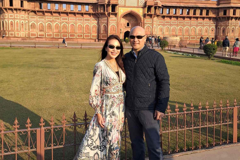 From Delhi: Taj Mahal & Agra Day Trip by Gatimaan Express 2nd Class Train with Car and Guide