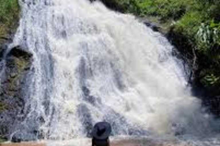 Nairobi: Kerurumo Waterfalls Day Trip with Picnic