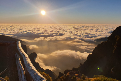 Madeira: Soluppgångstur till Pico do AreeiroMadeira: Pico do Areeiro soluppgångstur