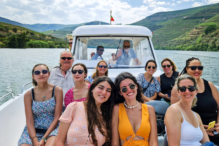 Ab Porto: Douro-Tal mit Bootstour, Weinverkostung und EssenTour auf Französisch mit Hotelabholung