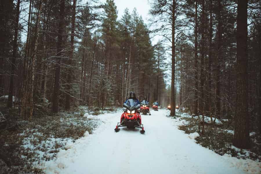 Rovaniemi: 2-stündige Schneemobil-Safari im Frühwinter. Foto: GetYourGuide Rovaniemi: 2-stündige Schneemobil-Safari im Frühwinter. Foto: GetYourGuide