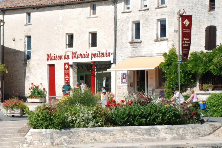 La Rochelle : Visite guidée privée du Marais Poitevin en voiture