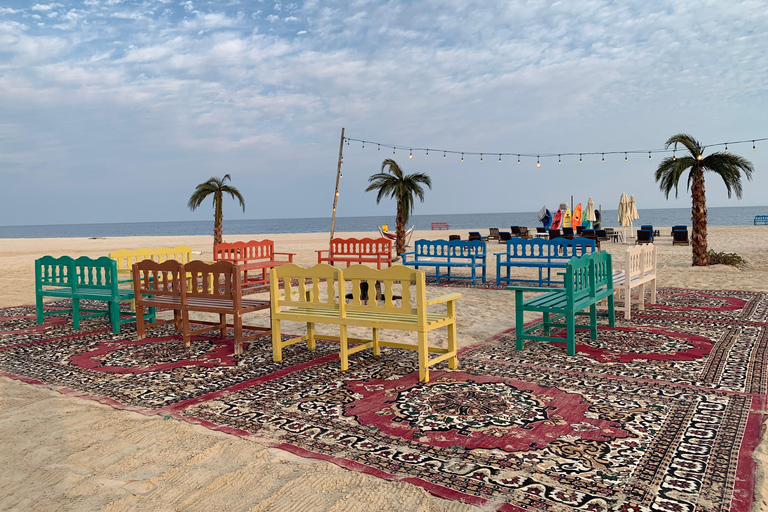 Monster Bus Wüstensafari mit Tagespass im Al Majles Resort