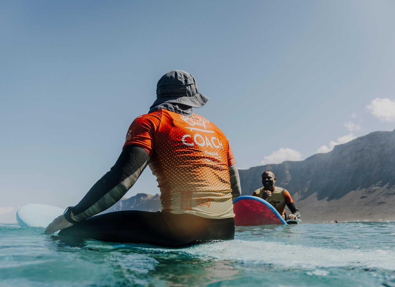 Lanzarote: Famara Beach Surfing lektion for alle niveauer