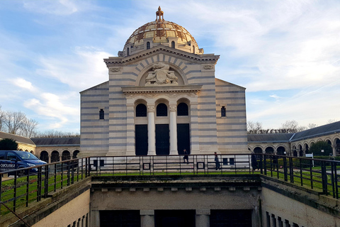 Père-Lachaise : histoires et mystères contés par un comédien En français