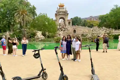 Barselona: Sahil E-bisiklet veya E-Scooter Turu