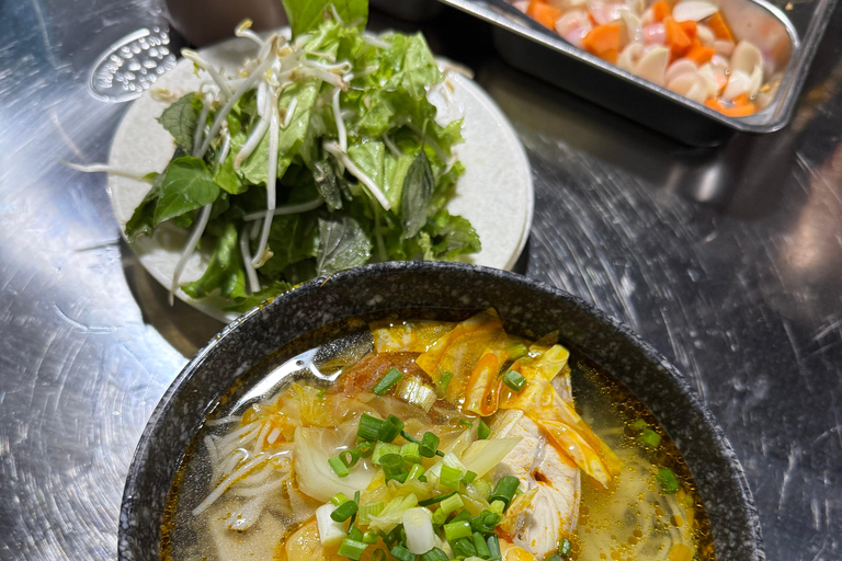 Da Nang: excursão a pé pela comida de rua e espetáculo Charming Da NangDa Nang: Excursão a pé pela comida de rua e espetáculo Charming Da Nang