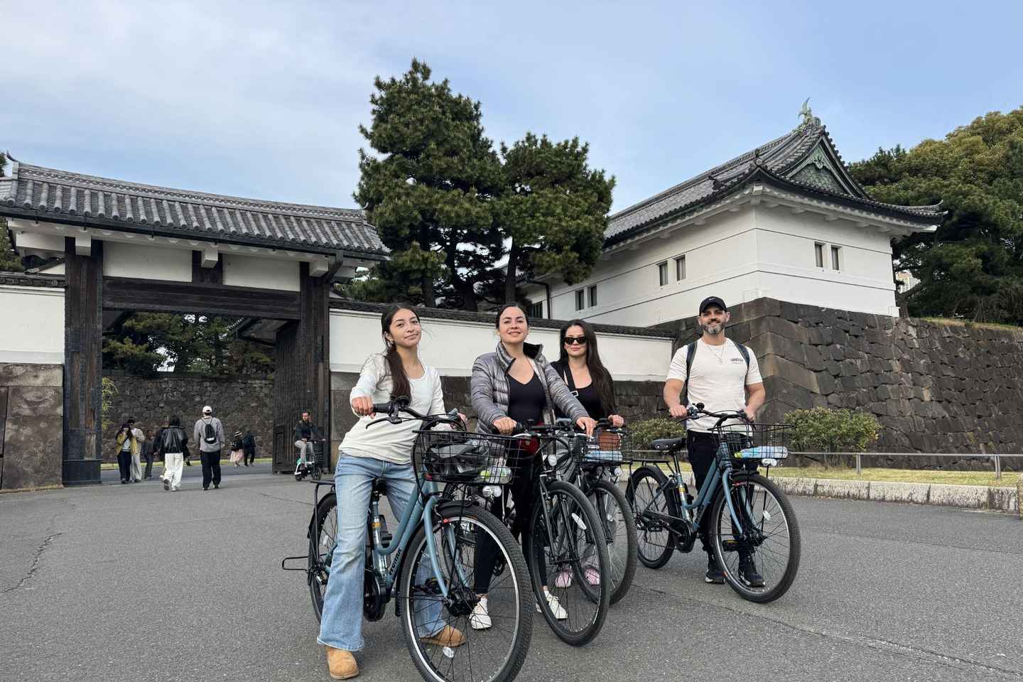 Tokyo: Central Highlights 3h Guided E-Bike Tour - Tokyo: Central Highlights 3h Guided E-Bike Tour